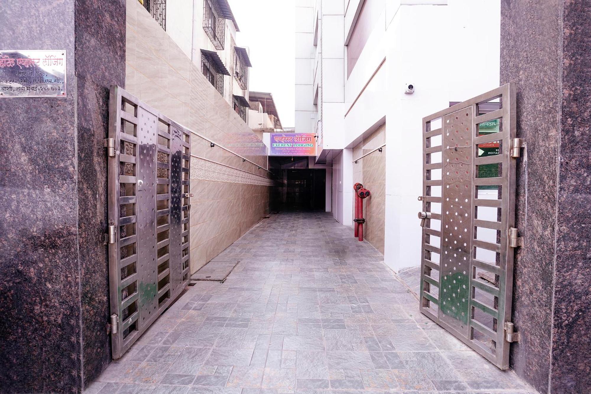 Fabhotel Everest Vashi Exterior photo