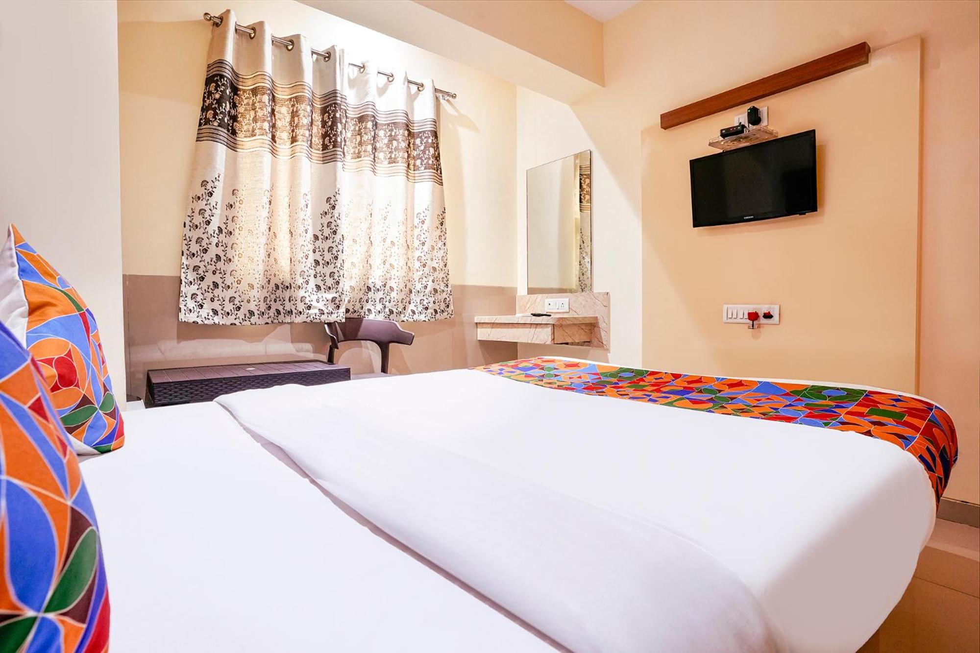 Fabhotel Everest Vashi Exterior photo