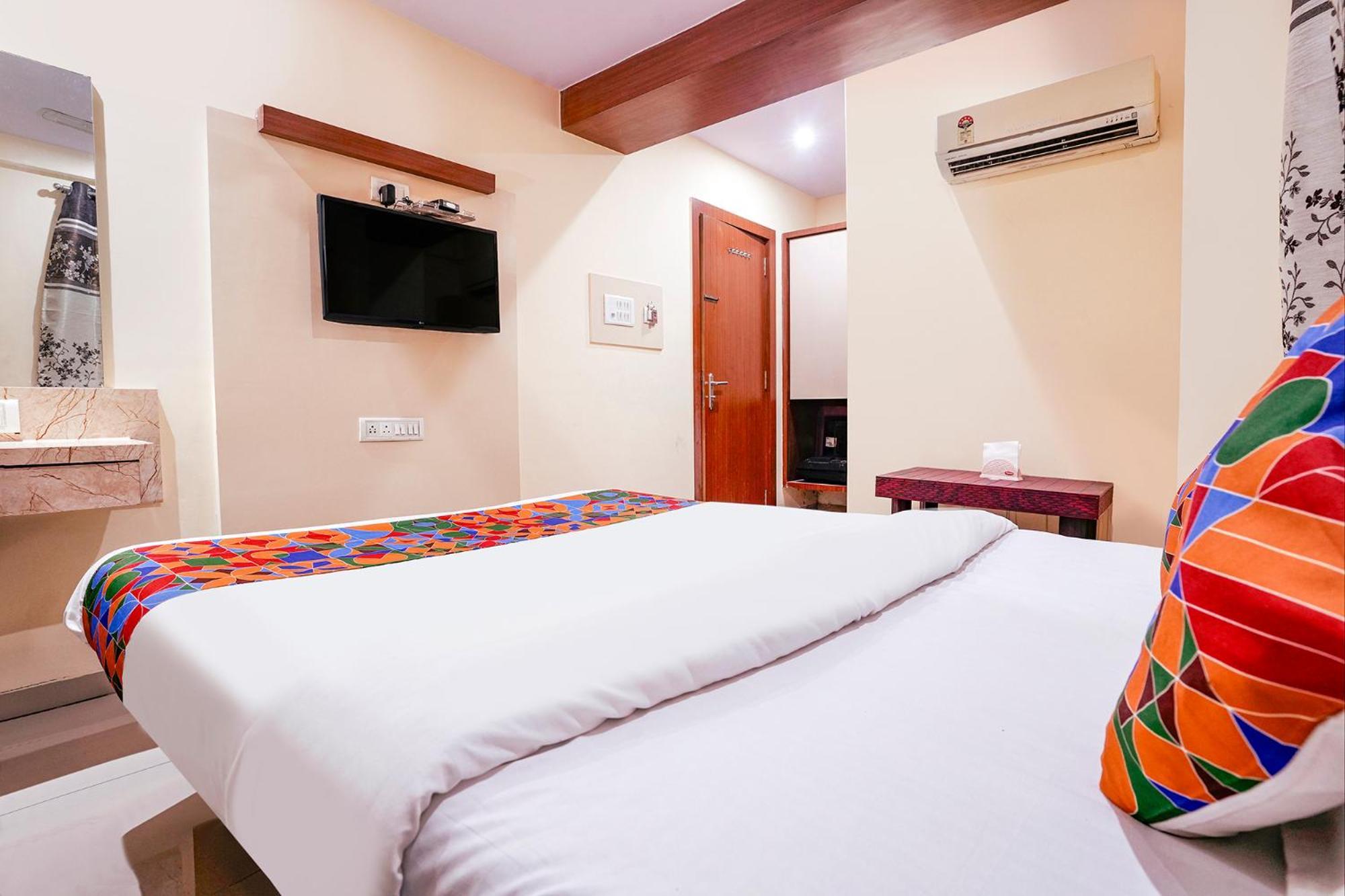 Fabhotel Everest Vashi Exterior photo