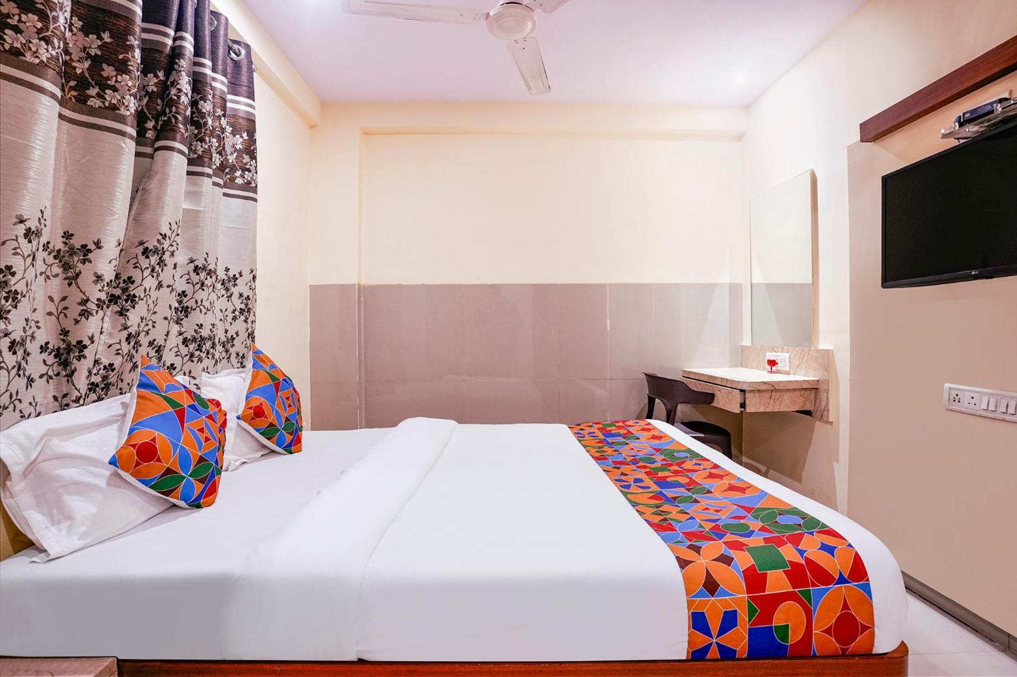 Fabhotel Everest Vashi Exterior photo