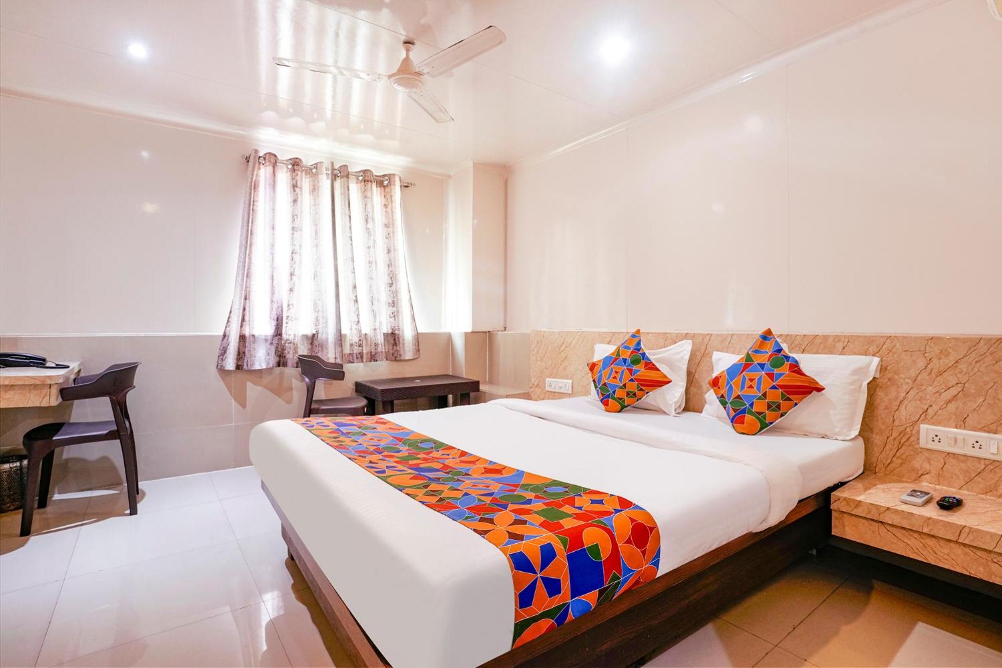 Fabhotel Everest Vashi Exterior photo