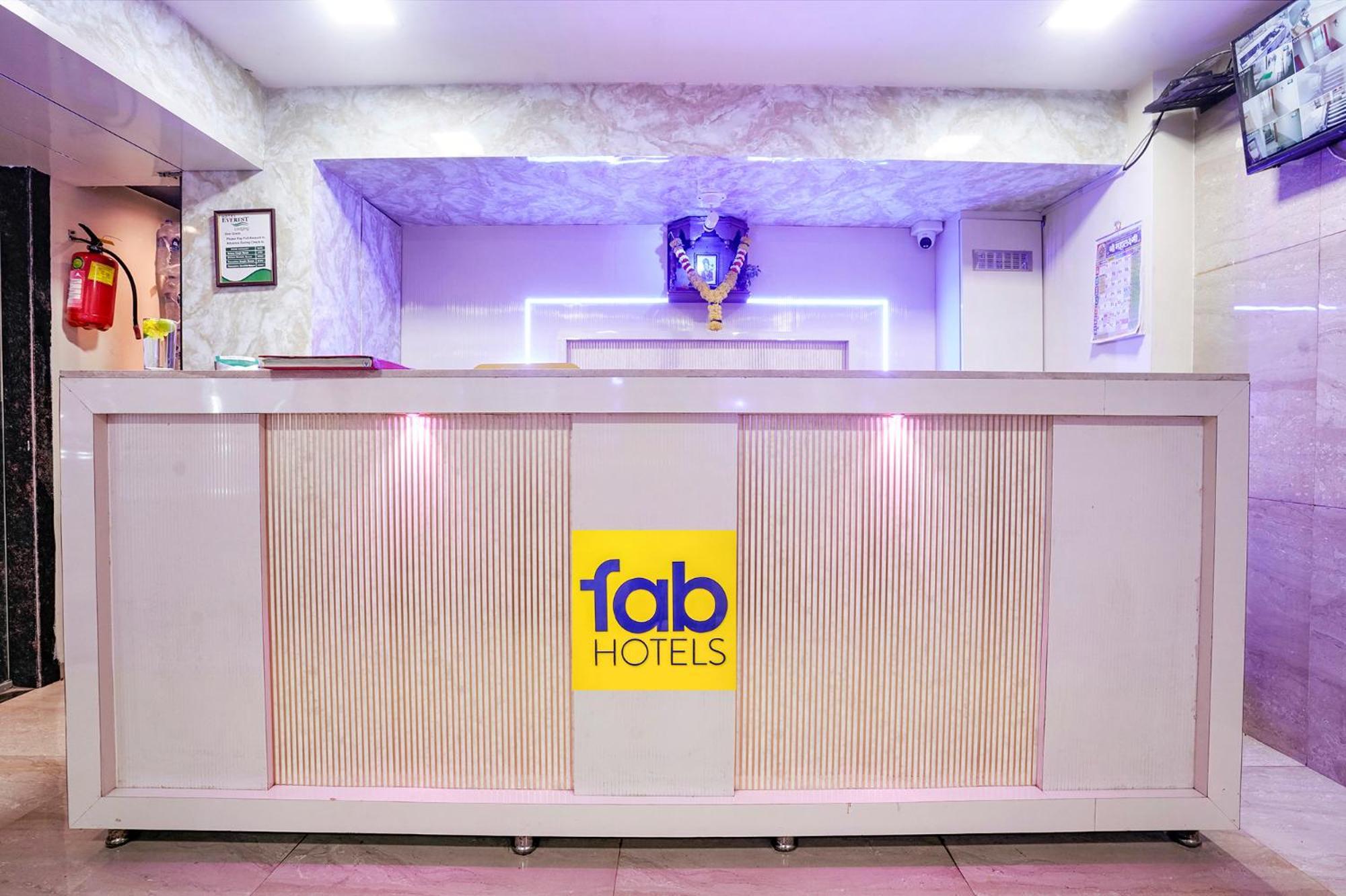 Fabhotel Everest Vashi Exterior photo
