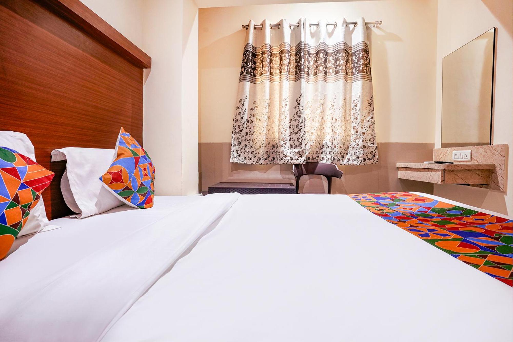 Fabhotel Everest Vashi Exterior photo