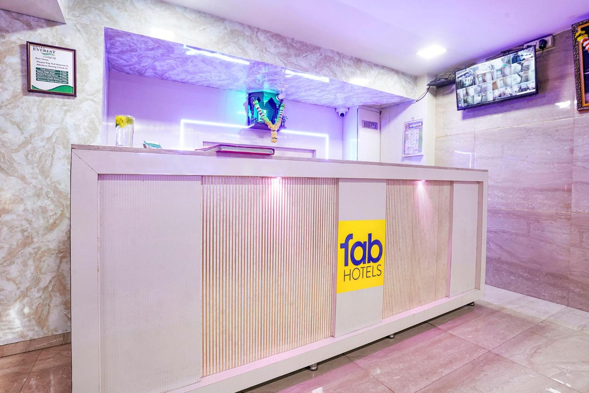 Fabhotel Everest Vashi Exterior photo